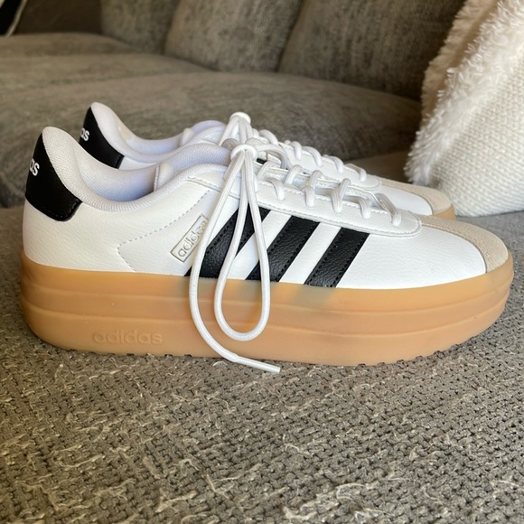 NWT ADIDAS VL Court Bold Platform Sneakers! - Picture 6 of 12